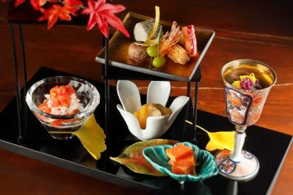 豪華な懐石料理のイメージ